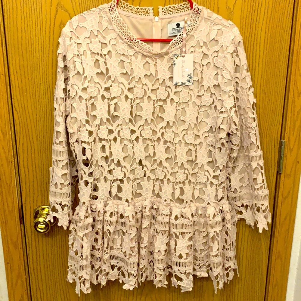 Dainty Jewell’s Elite Lady Top Only!! 🌸